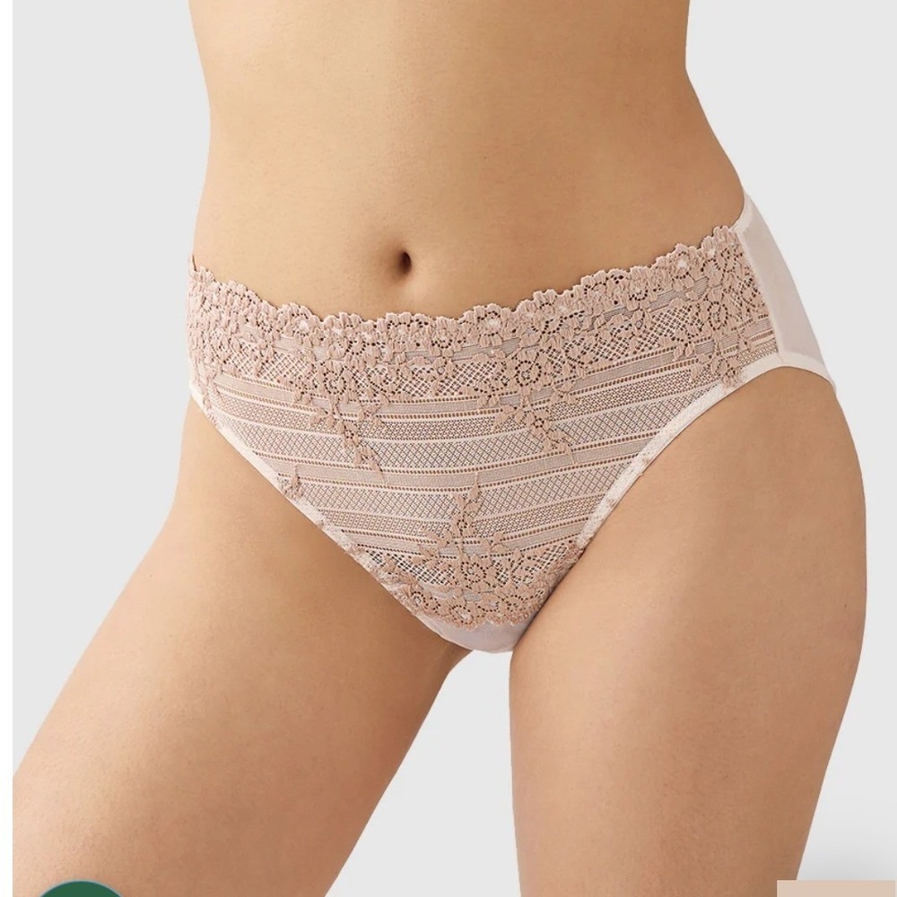 NWT Wacoal Embrace Lace Hi-Cut Panty in Wing/Rose dust Sz Lg H37